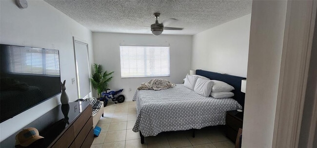 Building Photo - 5005 Wiles Rd