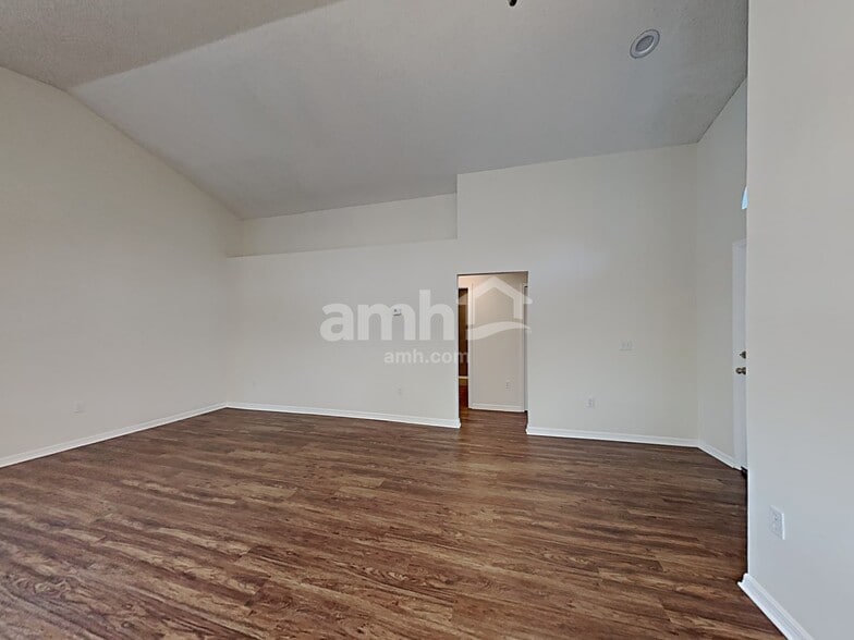 Building Photo - 311 Hartwell Ln