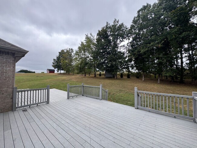 Building Photo - 836 Ridgetop Dr