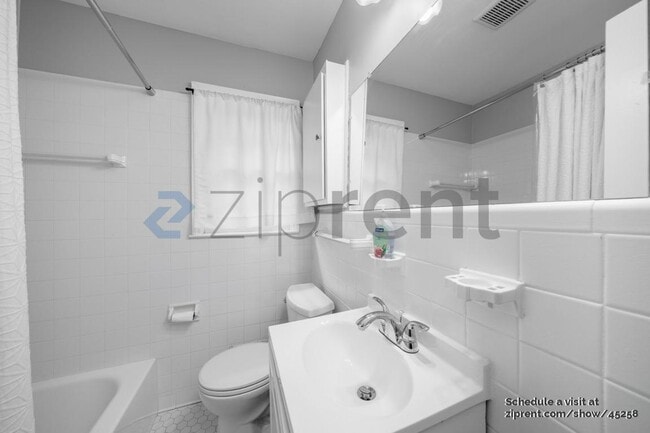 Building Photo - 2231 Allaire Ln NE