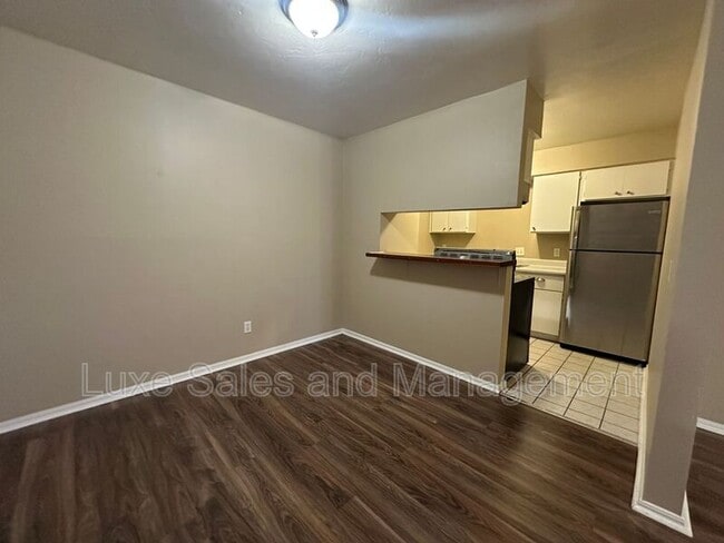 Building Photo - 6032 NW Expressway