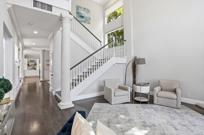 Building Photo - 375 SW 16th St