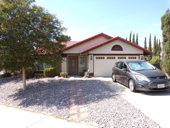 Building Photo - 3BR 2 BA Great area of Moreno Valley only ...