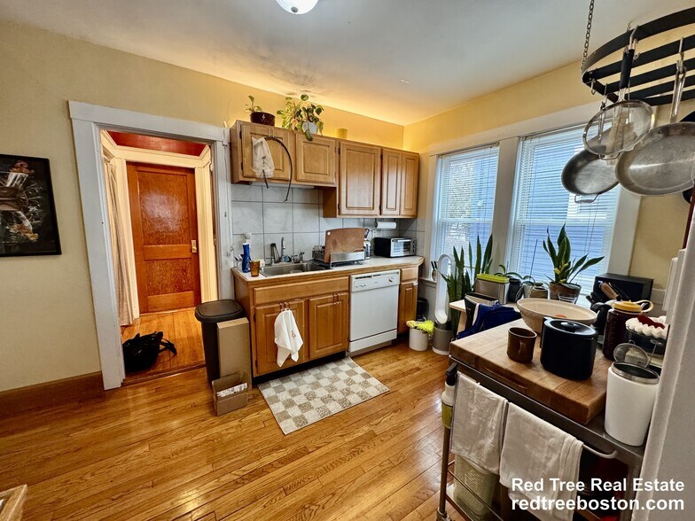 Building Photo - 21 Saint Peter St