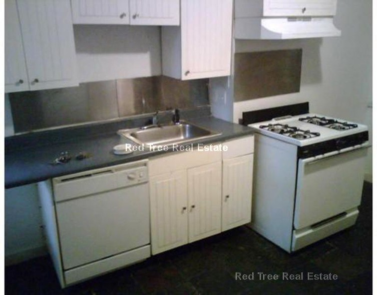 Building Photo - 127 Cedar St