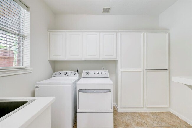 Building Photo - 5630 Ballina Canyon Ln