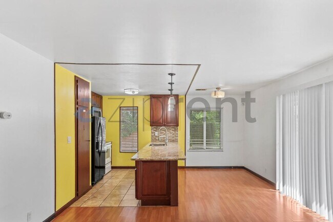 Building Photo - 2095 Olivera Rd