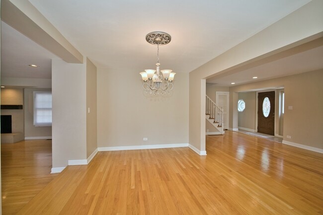 Building Photo - 6700 N Monticello Ave