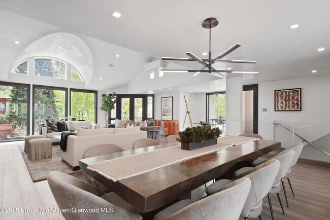 Building Photo - 120 S Spring St