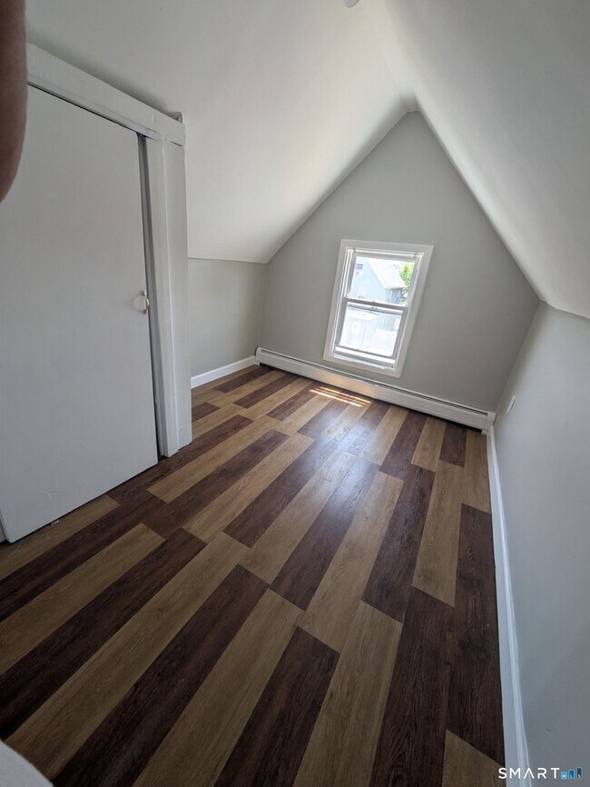 Building Photo - 200 Ogden St