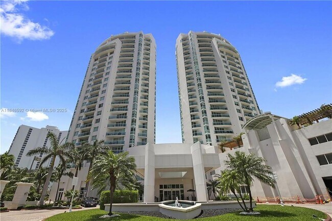 Building Photo - 19400 Turnberry Way