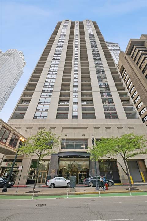 Building Photo - 200 N Dearborn St