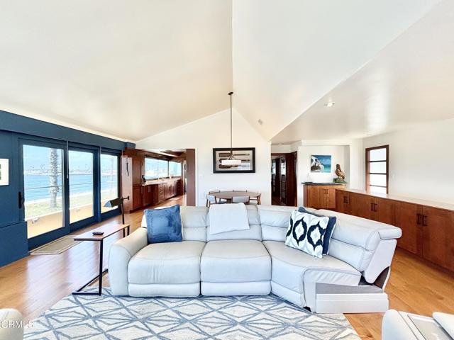 Building Photo - 2524 Ocean Dr