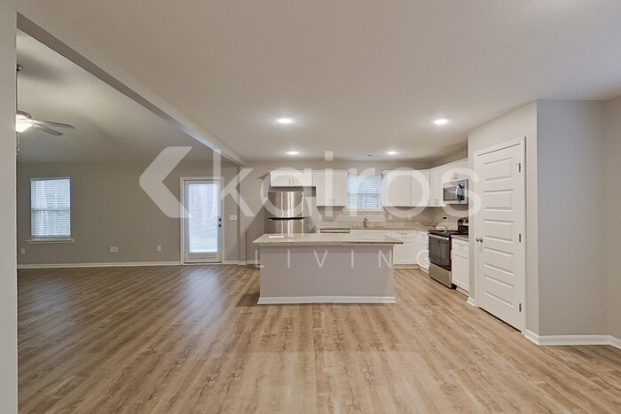 Building Photo - 136 Western Red Cedar Dr