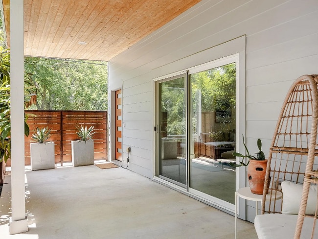 Building Photo - 2211 Canterbury St