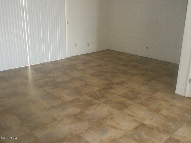 Building Photo - 1337 E Fort Lowell Rd