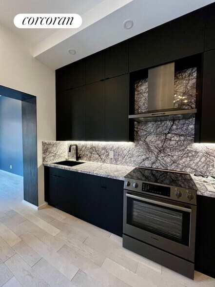 Building Photo - 317 W 51st St