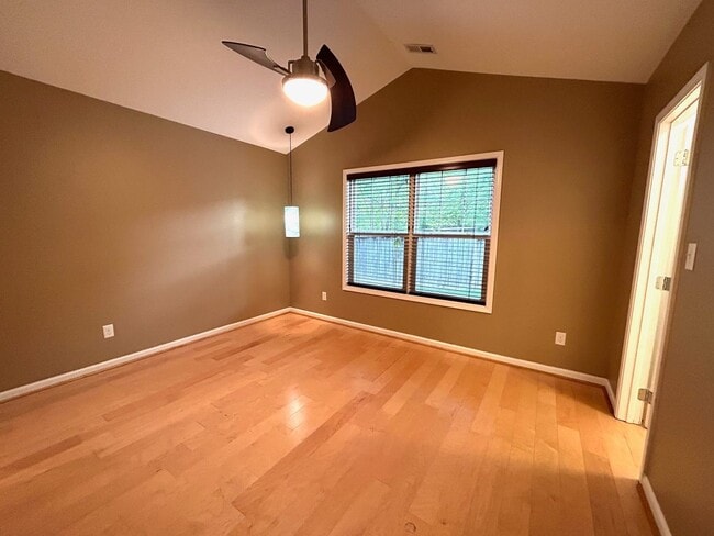 Building Photo - East Asheville - Contemporary Bungalow
