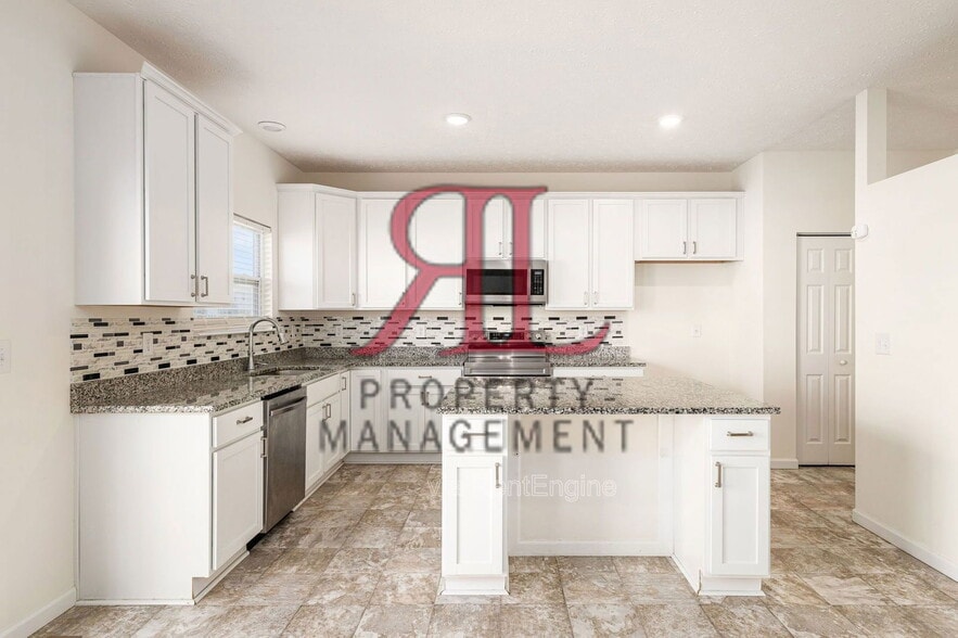 Building Photo - 3306 Lauren Fields Dr S