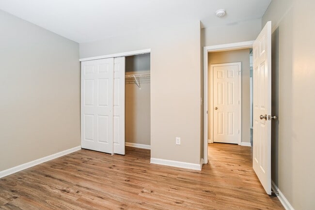 Building Photo - 10243 Hugue Way