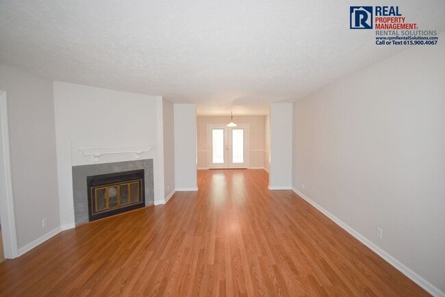 Building Photo - Spacious 3BR/2.5BA in Murfreesboro!