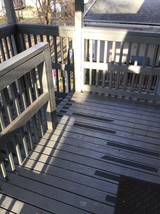 Building Photo - 119 E Burd St