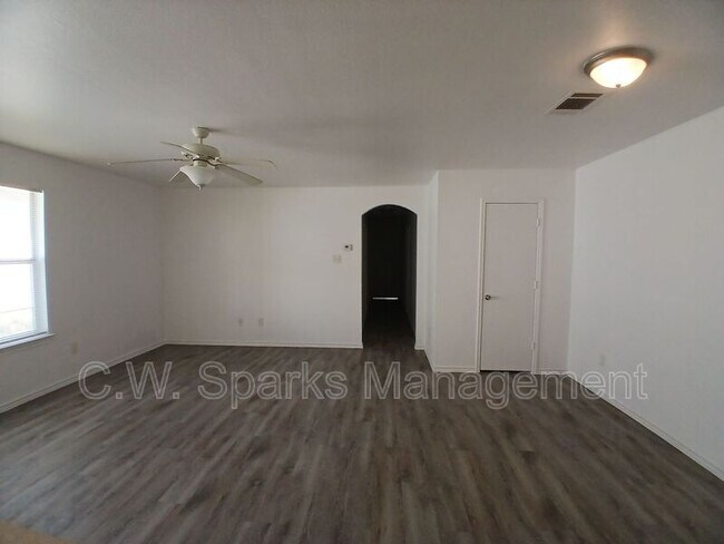 Building Photo - 13655 Biggs St