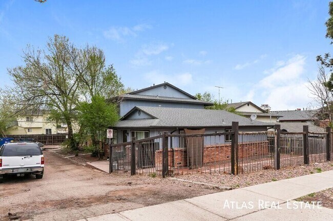 Building Photo - 303 University Dr