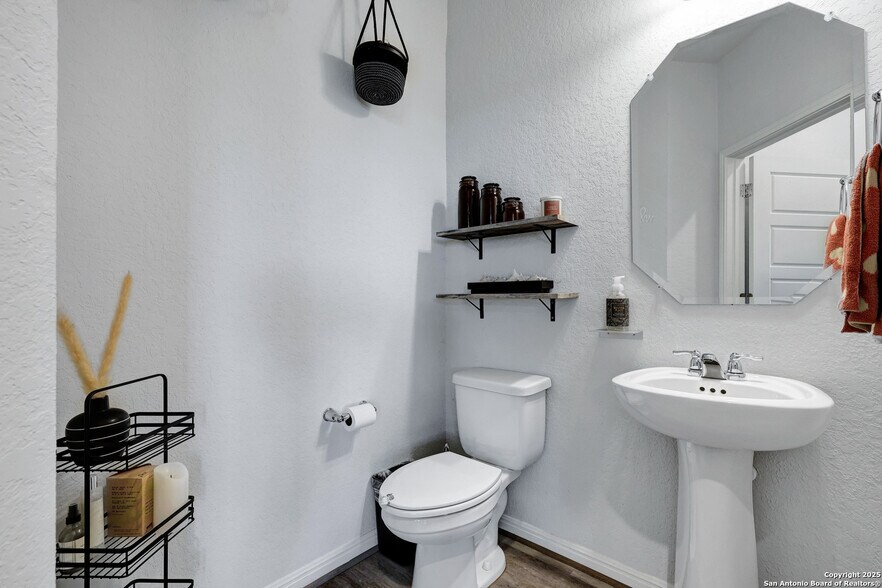 Building Photo - 5214 Seashore Blvd