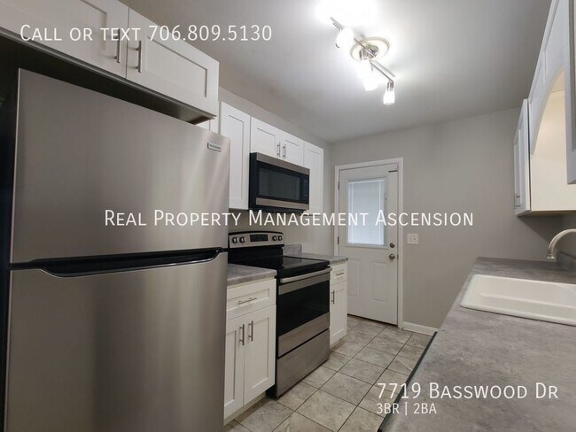 Building Photo - 7719 Basswood Dr