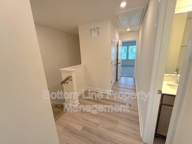 Building Photo - 1520 Cedar Tree Dr