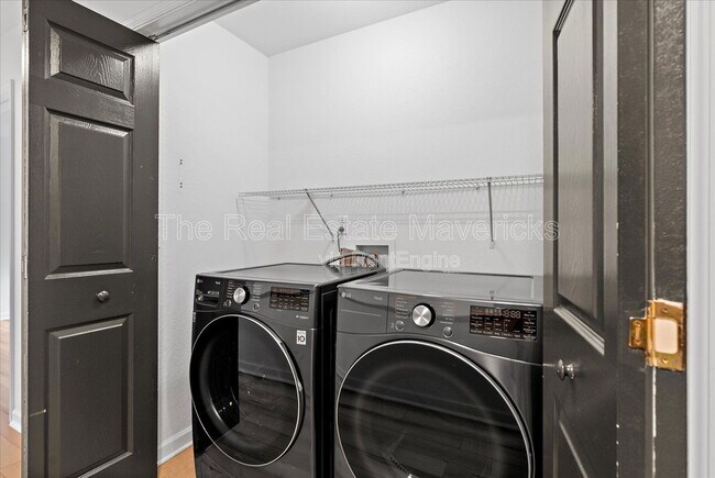 Building Photo - 1147 Coker Cir