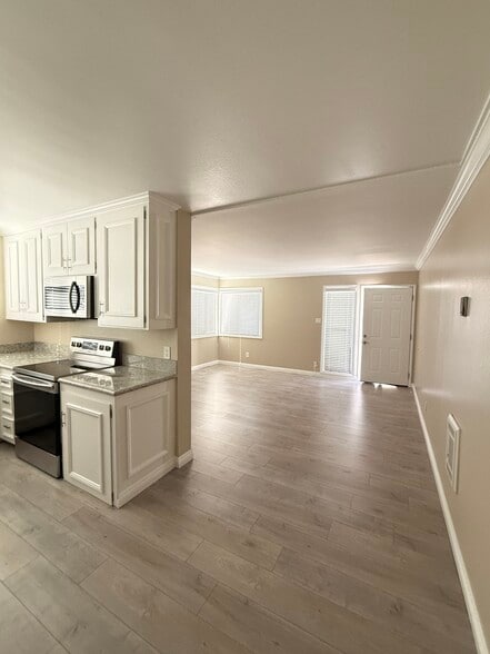 Living Room + Kitchen - 4104 Emerald St