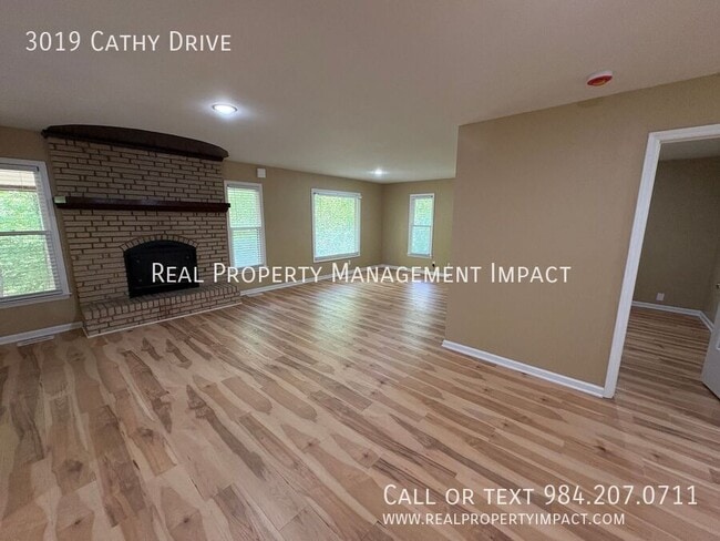 Building Photo - 3019 Cathy Dr