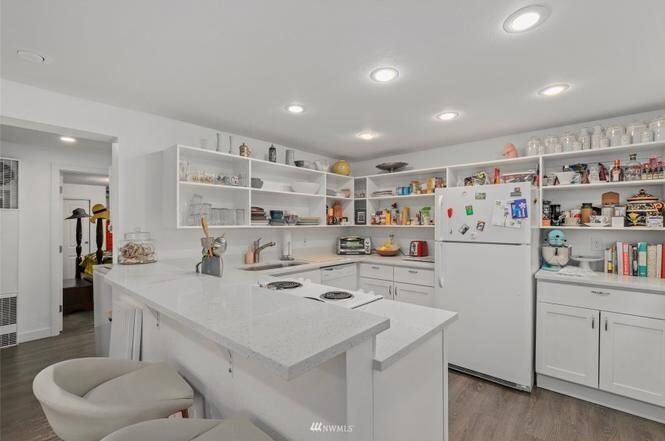 Building Photo - 3631 22nd Ave SW