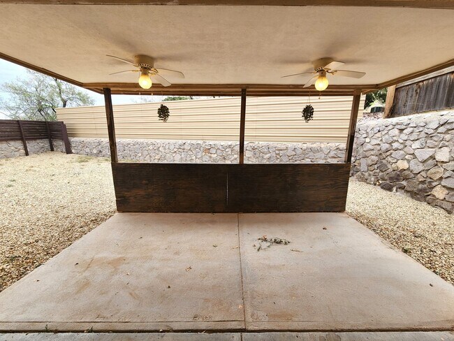 Building Photo - 3362 Highridge St