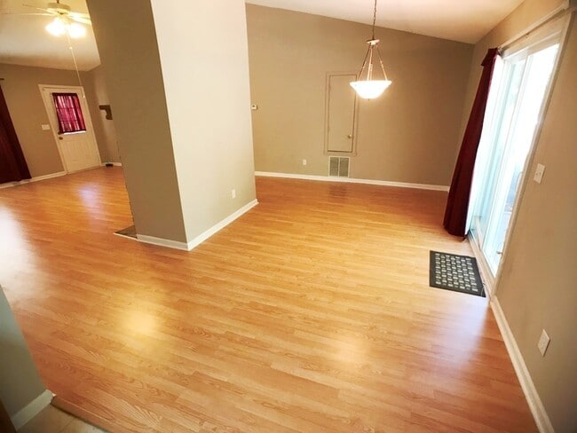 Building Photo - 1497 Chaseway Cir