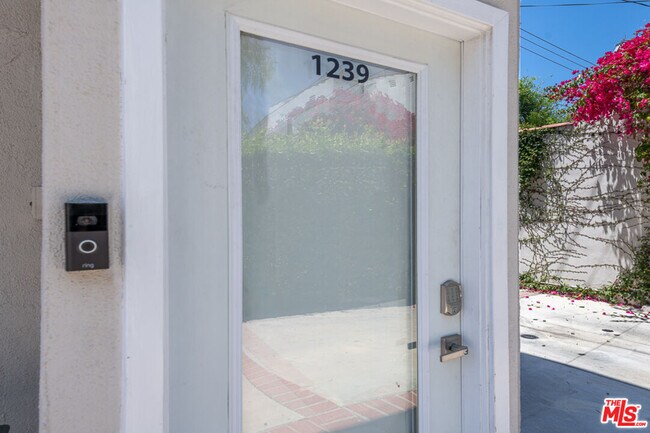 Building Photo - 1239 S Orange Dr