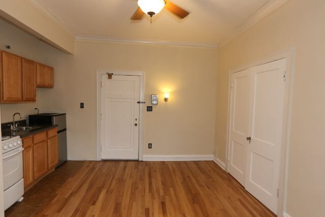 Building Photo - 4349 N Damen Ave