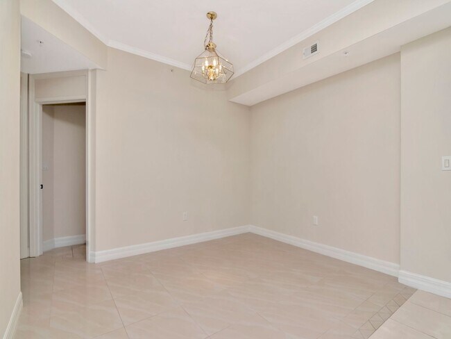 Building Photo - Waterfront Penthouse Living – Luxury 3 Bedroom / 2 Bath Condo on the Water