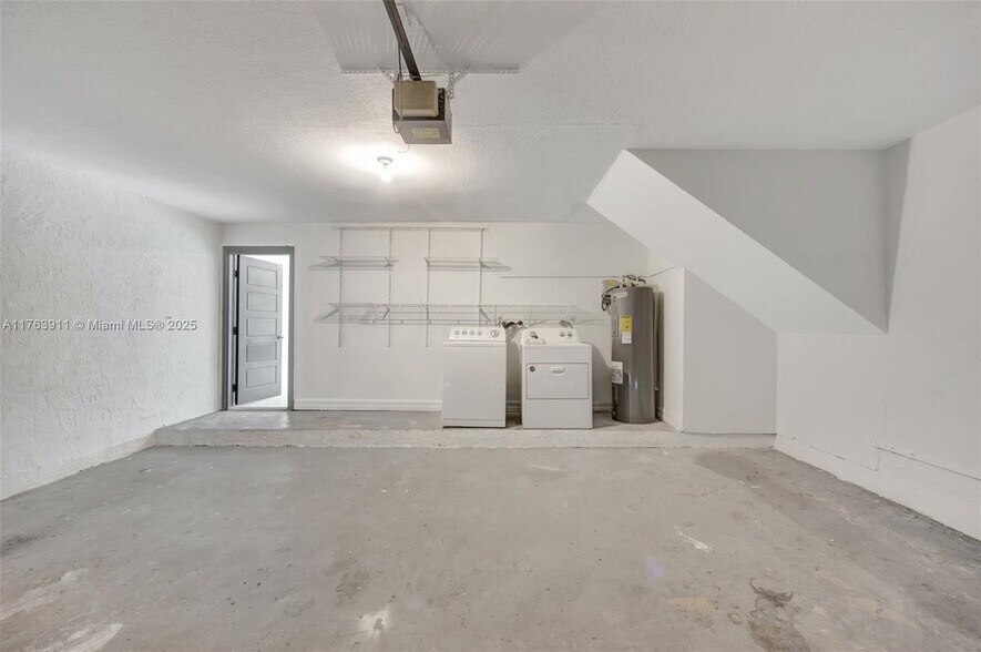 Building Photo - 21320 SW 97th Ave
