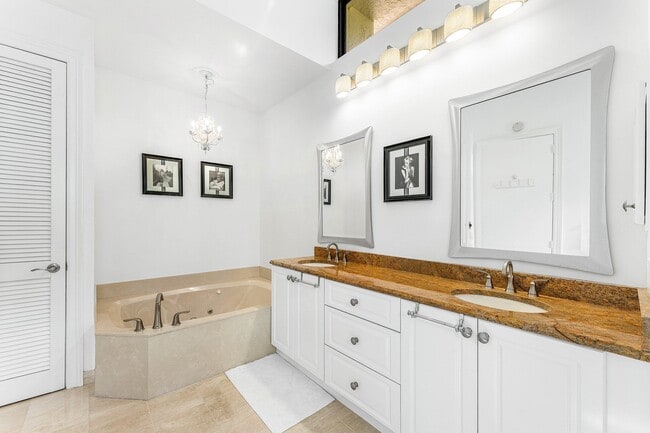 Building Photo - 2601 Sheltingham Dr