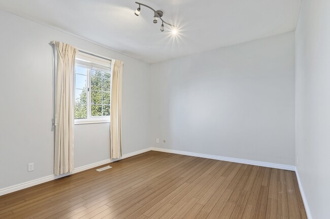 Building Photo - 3666 Pearblossom Cir