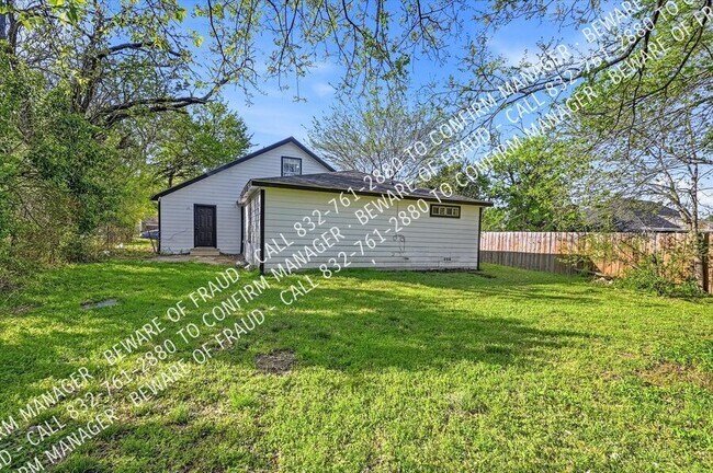 Building Photo - 807 Wyatt St