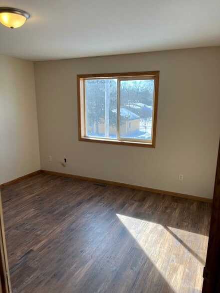 Building Photo - 540 6th Ave NE