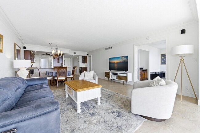 Building Photo - 3000 NE 48th Ct