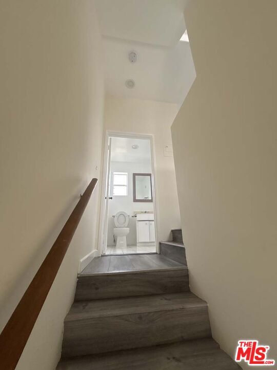 Building Photo - 915 Broadway St