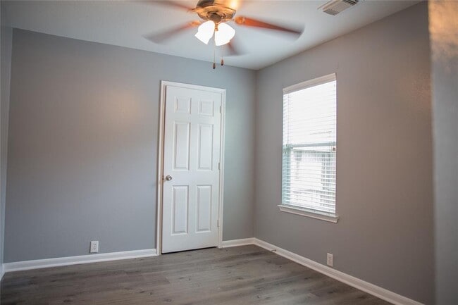 Building Photo - 2843 Sandberry Dr