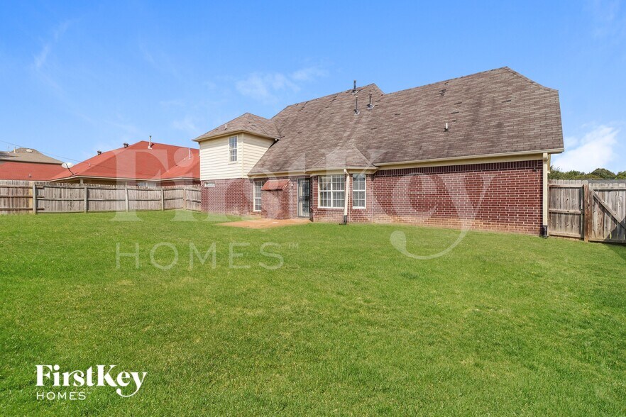 Building Photo - 7549 Starfire Cove