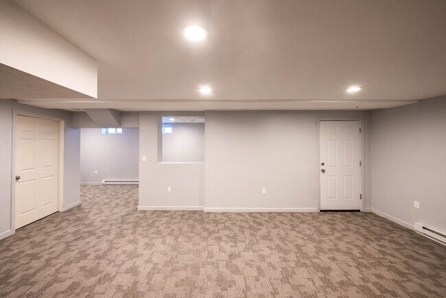 Building Photo - 4 Cyrus Way